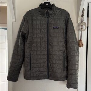 Patagonia Nano Puff men’s medium dark gray